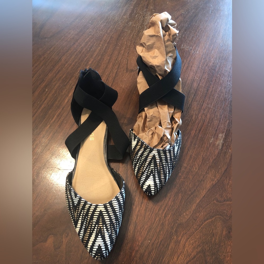 Rampage Black with Woven detail Flats size 7 1/2